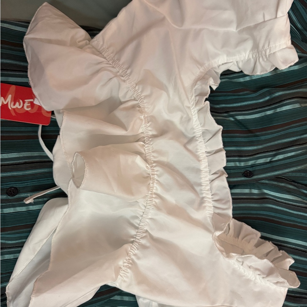 ROMWE White Ruffled Blouse - Picture 2 of 2